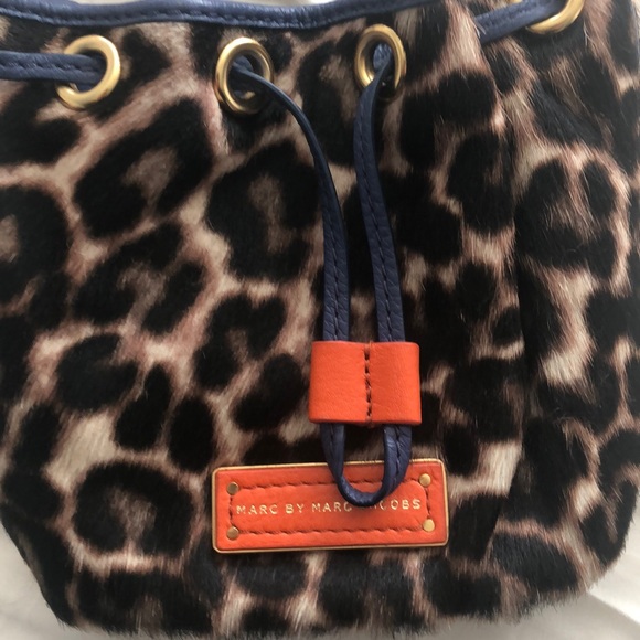 Marc Jacobs cheetah bucket bag - Picture 4 of 5